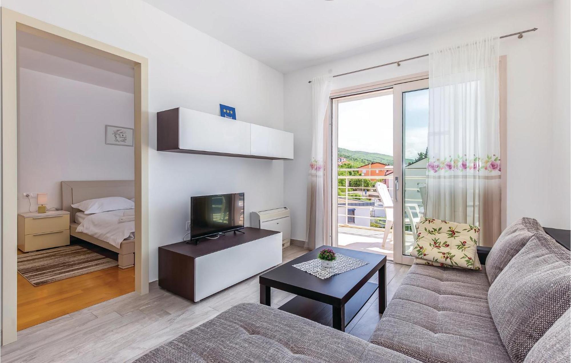 1 Bedroom Nice Apartment In Crikvenica Zewnętrze zdjęcie