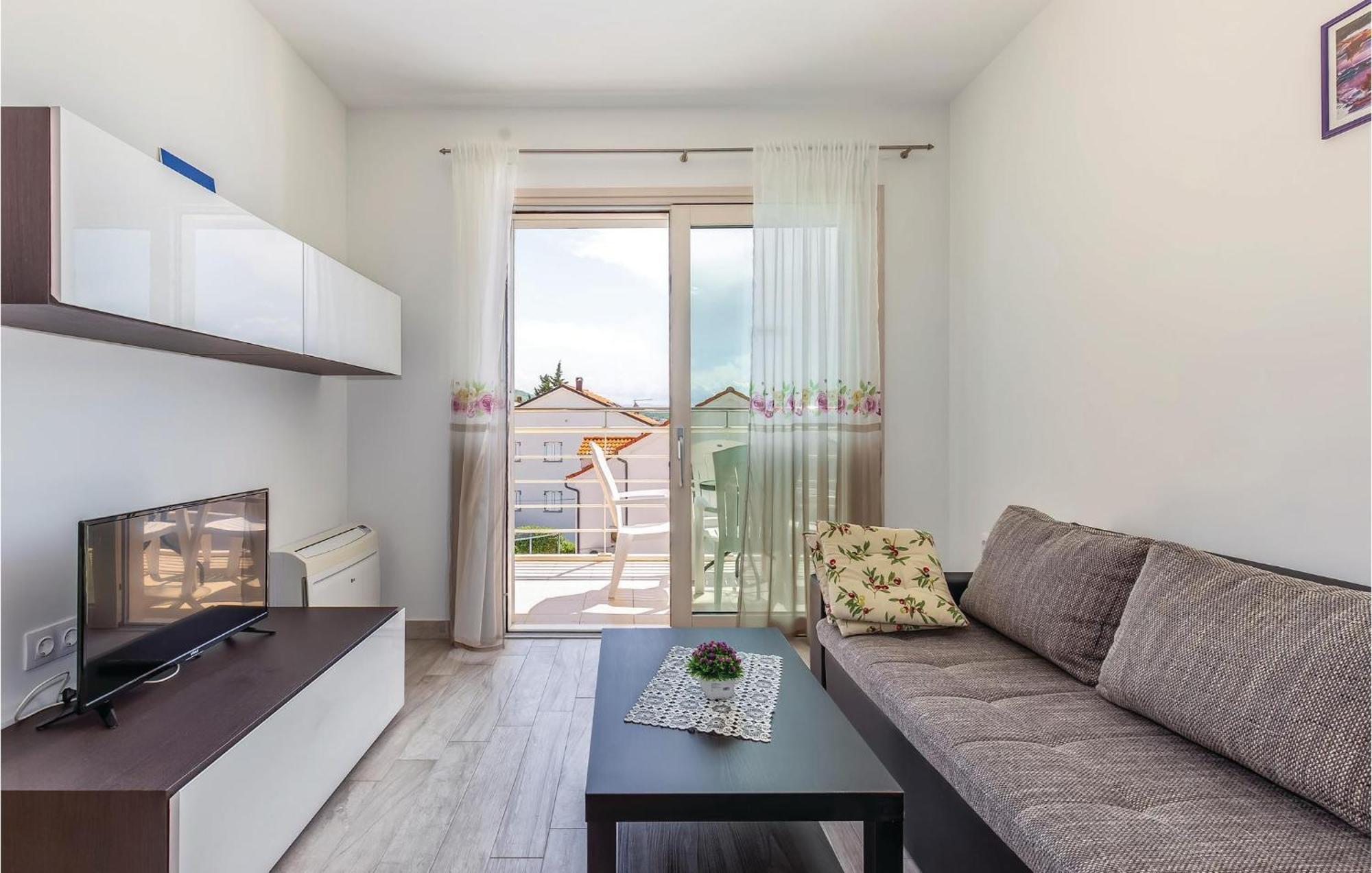 1 Bedroom Nice Apartment In Crikvenica Zewnętrze zdjęcie